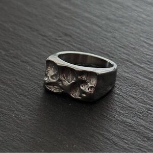 CRATER STATEMENT RING IN SILVER